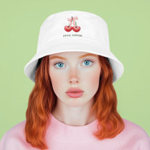 Gorro femenino lindo con lazo de corazón de cereza