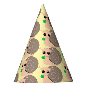 Gorros de fiesta de papel con caracoles de la suer