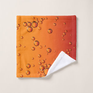 Gotas de agua en la superficie naranja