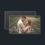 gracias imán de boda de escritura a mano de moda<br><div class="desc">foto de fondo de freepik.com elegante gracias boda escritura moderna tarjeta magnética de fotos</div>
