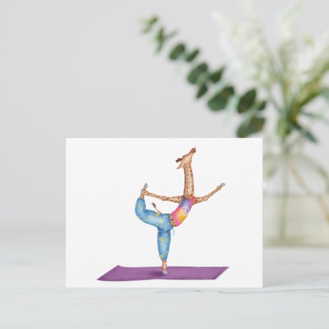 Graciosa postal de la jirafa de yoga (Anverso de pie)