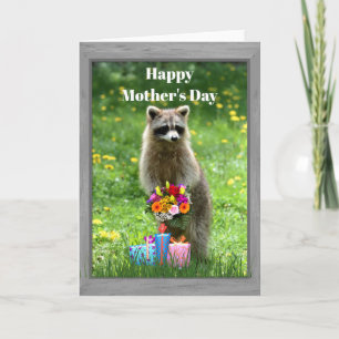 Graciosa tarjeta Raccoon para el día de la madre