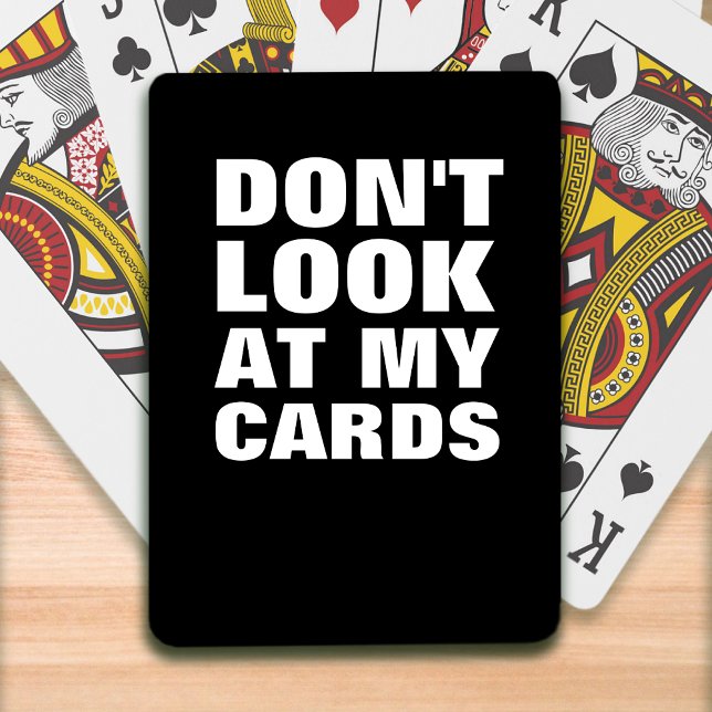 Graciosa tipografía jugando cartas (Subido por el creador)