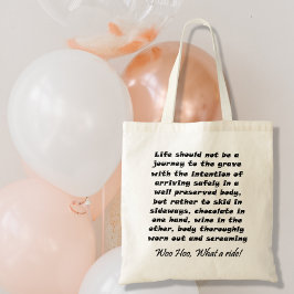 Graciosas bolsas de vino de cumpleaños sobre los r