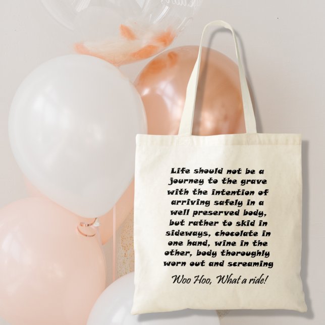 Graciosas bolsas de vino de cumpleaños sobre los r (This hilarious quote works perfectly for a birthday gift bag that they can reuse everyday for fun.)