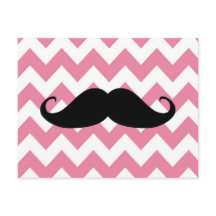 Gracioso Mustache Negro Y Patrón De Chevron Rosa