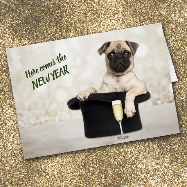 Gracioso perro de pug en la carta de Año Nuevo est (Subido por el creador)