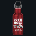 Gracioso regalo de botella de agua de 19 hoyos par<br><div class="desc">Gracioso regalo de botella de agua de 19 hoyos para el jugador de golf. Diseño humorístico para los aficionados al golf. Crea uno para papá, esposo, novio, tío, hermano, abuelo, instructor, entrenador, caddie, jefe, compañero de trabajo, amigo, etc. Disponible en rojo metálico y otros colores. Cuta pelota de golf y...</div>