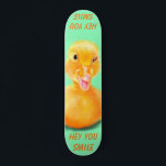 Gracioso Skateboard Feliz Pato Personalizado Mensa<br><div class="desc">Gracioso Skateboard con dibujos y texto de Personalizado de doble pato amarillo lúdico Wink Happy Smile - o Elija / Añadir su texto único / fuente / color - Hacer su regalo especial de skateboard - Redimensionar y mover o eliminar y agregar elementos / imágenes con la herramienta Personalización !...</div>