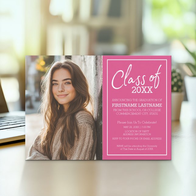 Grad Trendy Graduation Photo Invitación Pink (Modern Graduation Announcement and Party Invitation)