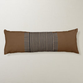 Grado ante una almohada del cuerpo del algodón