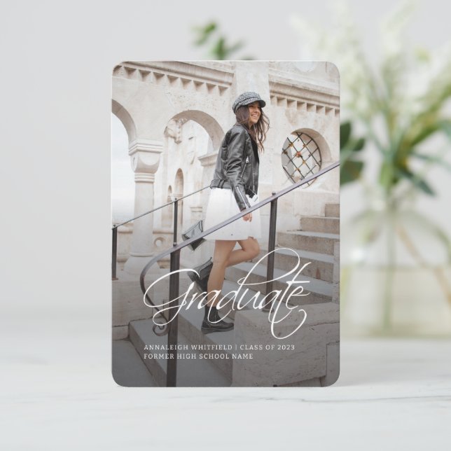 Graduación 2025 Script Grad Photo Invitación (Anverso de pie)