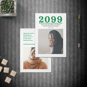 Graduación de dos fotos en números grandes verdes