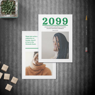 Graduación de dos fotos en números grandes verdes