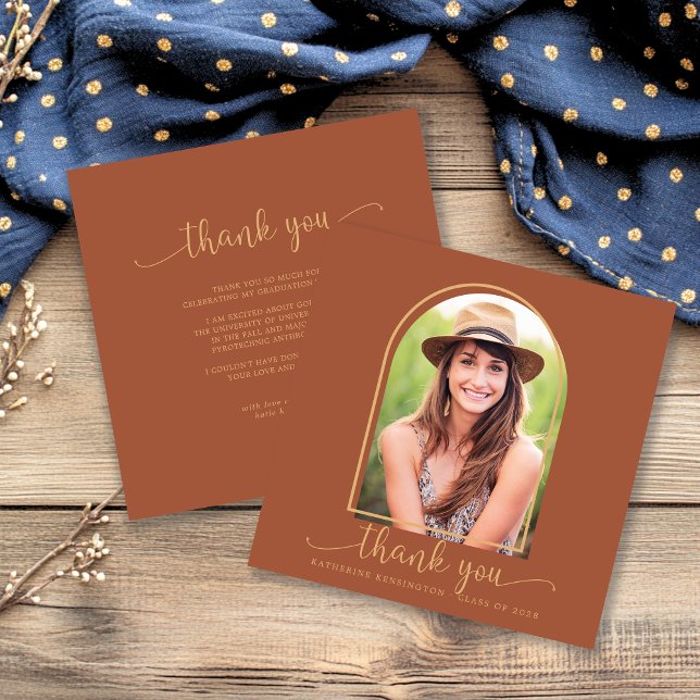 Graduación de fotos del Arco de Oro de Terracota G (Terracotta Gold Arch Photo Graduation Thank You Card)