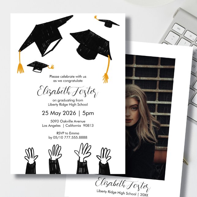 Graduación fotográfica ilustrada a mano Invitación (Subido por el creador)