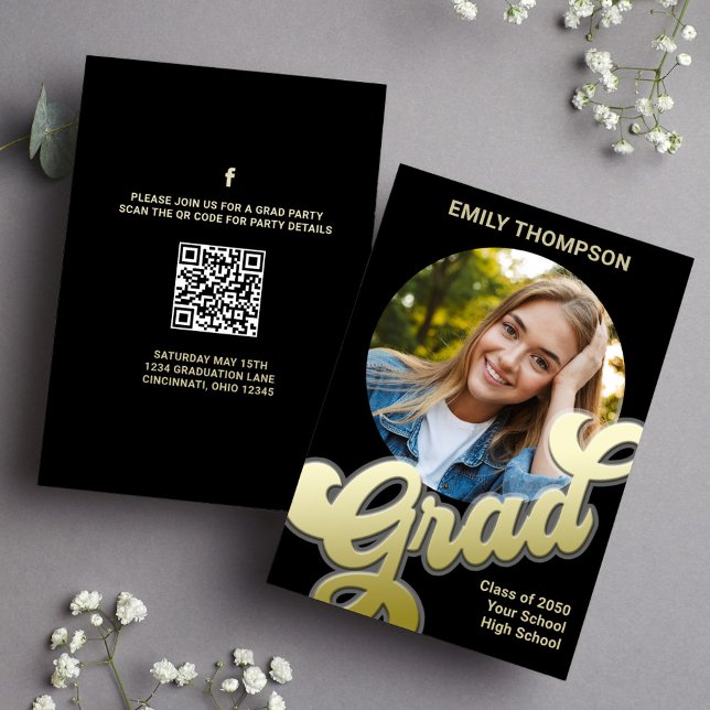 Graduado Moderno Plantilla De Fotografía De Estilo (Graduation photo invitation announcement with scannable QR Code. )