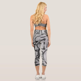 Graffiti urbano Gris Estilo Capri Leggings