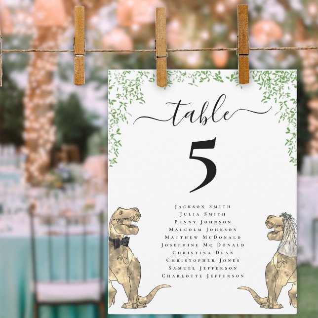 Gráfico de Asientos de Mesa para Boda con Tema de  (Dinosaur wedding table chart Whimsical elegant script T-Rex bride & groom watercolor greenery)
