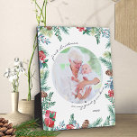 Gran Abuela Primera placa de fotografía para bebé<br><div class="desc">Bonita placa fotográfica con navidades acuarelas flores y vegetación de invierno con pinos y mistletoe y bayas. La plantilla de fotos está configurada para que añadas tu imagen (el instagrama cuadrado funcionará perfectamente), que se mostrará automáticamente en formato redondo. El texto está escrito en tipografía casual manuscrita y es totalmente...</div>