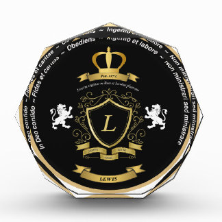 Gran bloque de fotos con Escudo Lewis