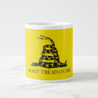 Grande 20 onzas. Taza de café con la pisada de la