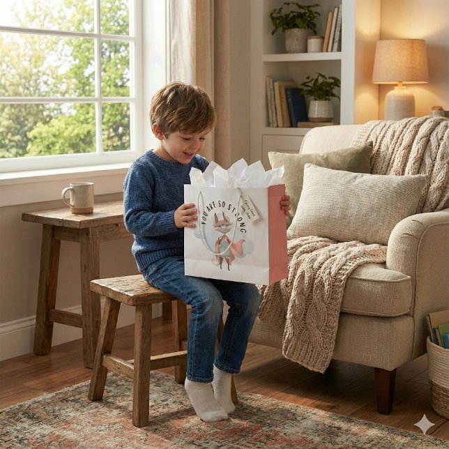 Grande Eres Tan Fuerte Bolsa De Regalo De Fox (Empower someone special with this superhero fox, "You're so strong" gift bag! )