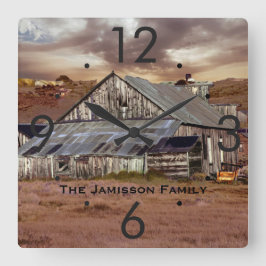 Granero resistido con el reloj personalizado de