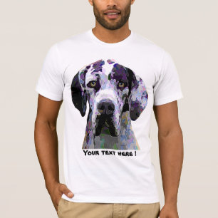 Great dane que deslumbra la camiseta de los