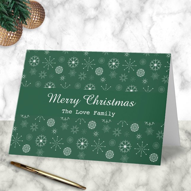 Green Modern Snowflakes Feliz Tarjeta de Navidad (Merry Christmas Family Card)