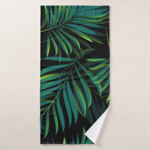 Green tropical palm leaves. Seamless pattern graph
