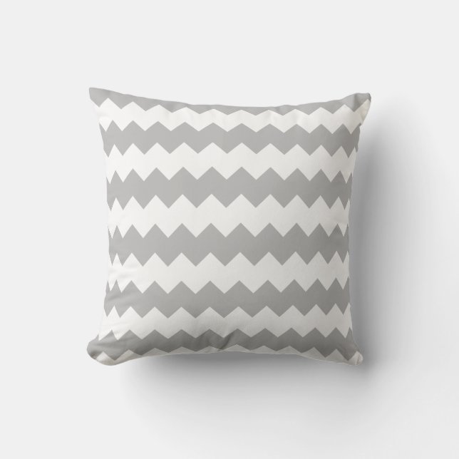 Gris pimienta y chevron blanco Cojín decorativo ra (Anverso)