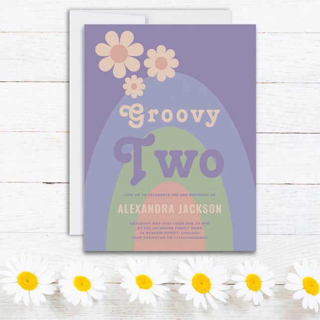 Groovy Two Retro 2ª Invitación a la fiesta de cump (Groovy two retro daisy arch pastel 2nd birthday party budget invitation postcard purple pink blue)