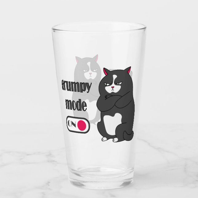 Grumpy mode on funny fat cat  (Anverso)