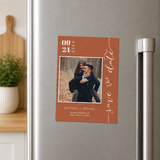Guardar la fecha de la foto de terracota (Trendy terracotta photo save the date featuring elegant handwritten script magnet)