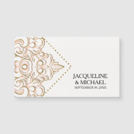 Guardar la fecha favorece a la novia en el comprom