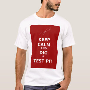 Guarde la calma y cave una camiseta del valor del