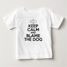Guarde la calma y culpe la camiseta divertida del