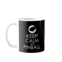 Guarde la calma y la taza del pinball