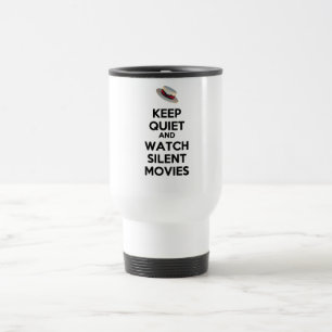 Guarde silenciosamente y mire la taza de las