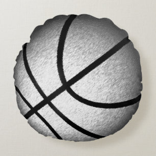Guay pulió la almohada redonda del baloncesto del