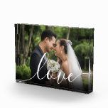 Guión de foto de boda personalizada Amor<br><div class="desc">Personaliza tu foto boda favorita,  con un hermoso guión blanco con la palabra amor,  creando un recuerdo único y un regalo de tu día especial. Diseñado por Thisisnotme©</div>