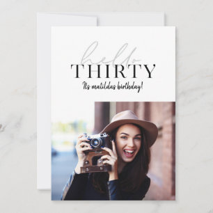 Guión moderno y foto geométrica de 30 años