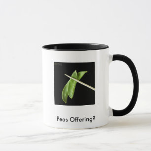 Guisantes que ofrecen la taza