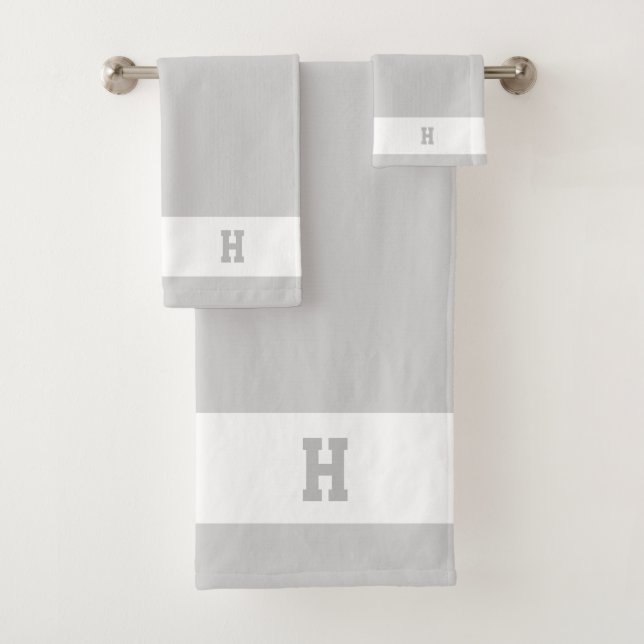H Monograma en Gris Claro y Blanco (In situ)