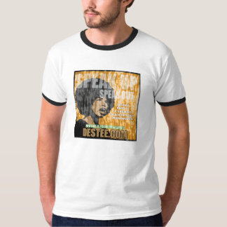 Hable encima de las camisetas de los hombres