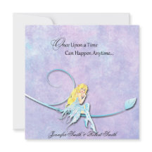 Hada azul en la invitación púrpura de la boda de