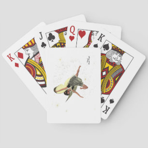 Hada chica Con Alas Amarillas Jugando Cartas