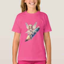 Hada sentada en una camiseta con lápiz de vuelta a