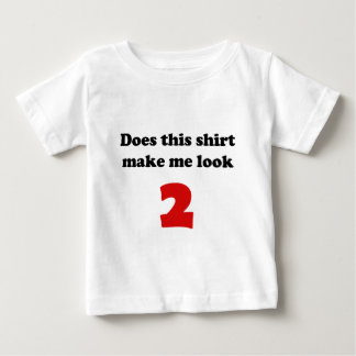 Haga que mira las 2 enredaderas y el camisetas del